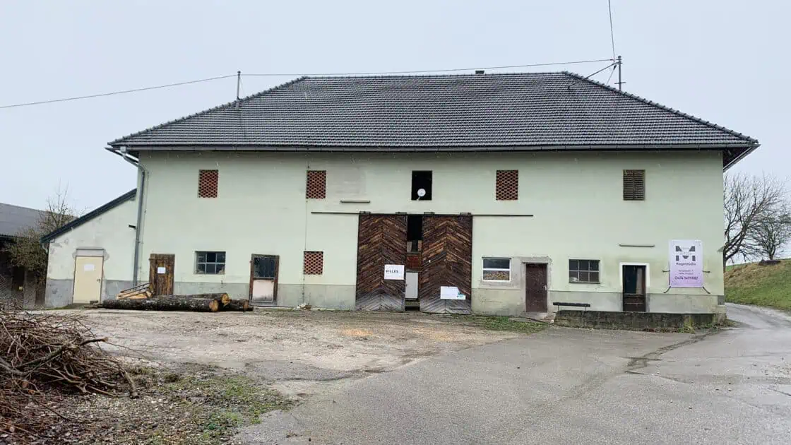 Alter Bauernhof in Ohlsdorf vor Abbruch und Neubau, Innenhof