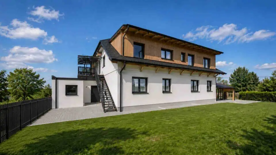 dachgeschoss ausbau_einfamilienhaus_kronstorf_mit_zweiter_wohneinheit_gartenseite